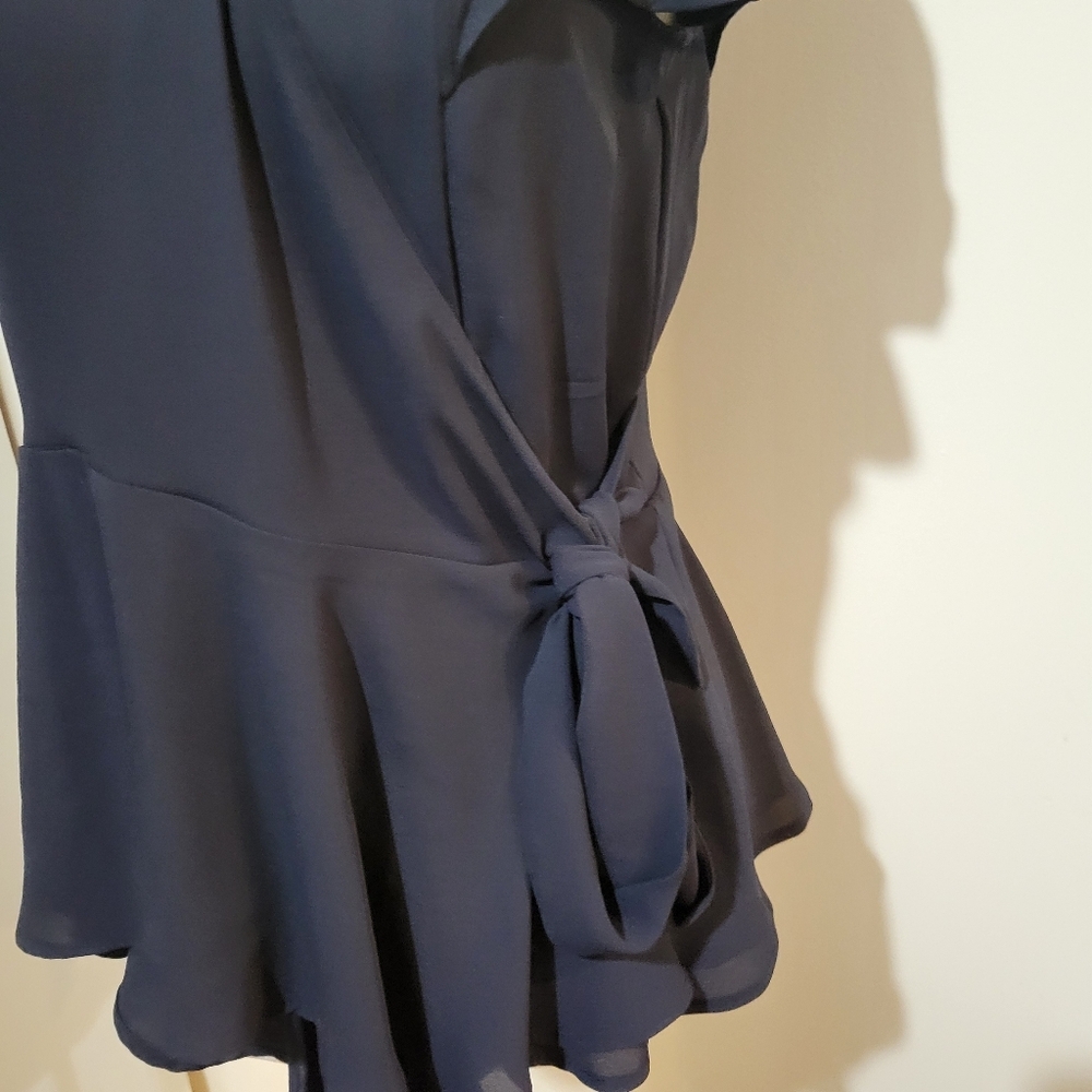 NWT LOFT Black Wrap Short Flutter Sleeve Flowy Blouse Lightweight | SP - Picture 3 of 7